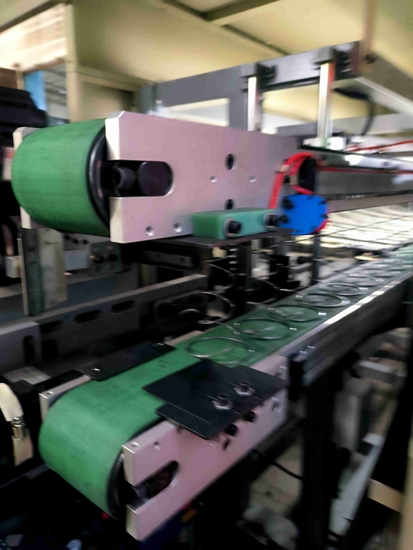 1.9-2.4mm Max 2000mm Matratzenfederbett Kernmachmaschine mit 90-100 Federn/min Kapazität