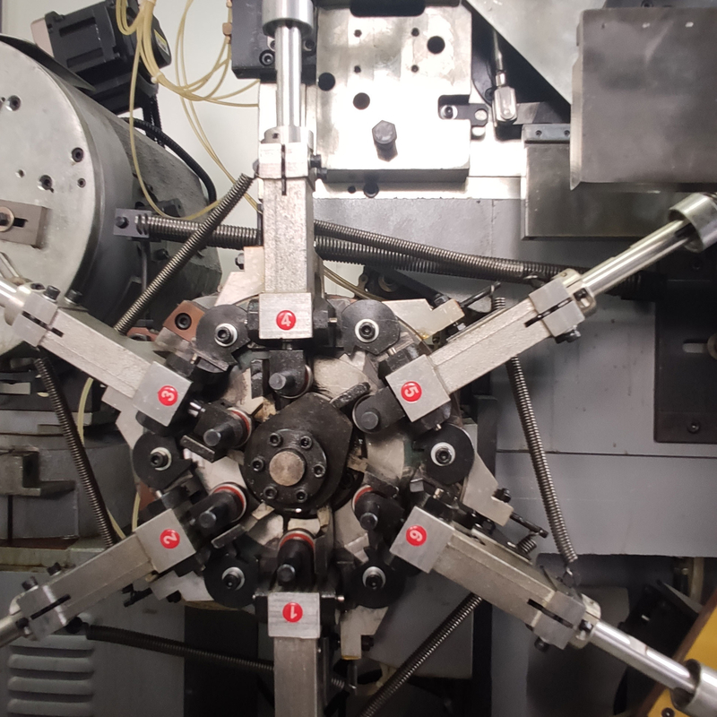 Drahtfeder-Matratzen-Fertigungsstraße-Drehungs-Maschine Durchmessers 1.8-2.5mm, die Frühlinge herstellt